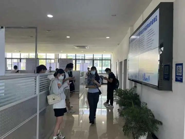 BOB全站00后毕业生最想找怎么样的工作哪些企业最受欢迎？这场招聘会信息量有点大(图4)