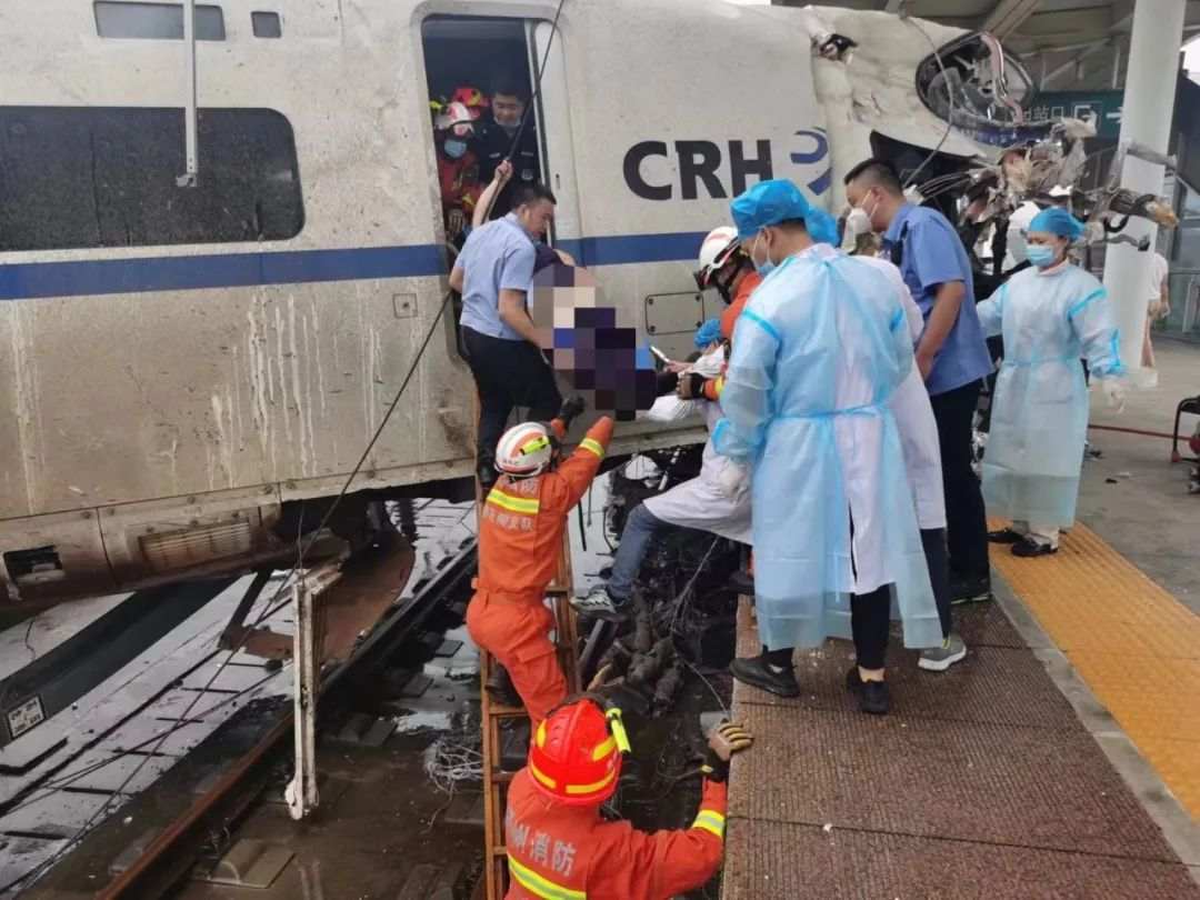 重庆永川瓦斯爆炸事故救援继续 仍有20人下落不明(组图)（4）-千龙网·中国首都网